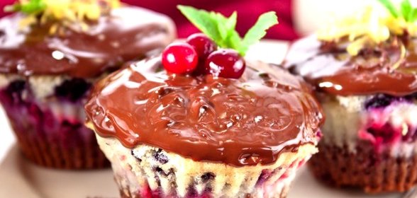 Маффины с маскарпоне и ягодами