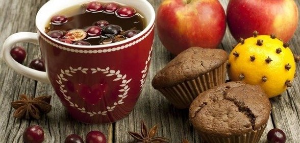 Напиток с сидром, имбирем и клюквой