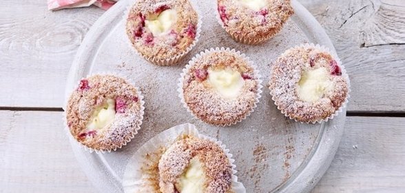 Маффины с клюквой и сыром Филадельфия