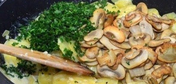 Картофель с грибами в сливках