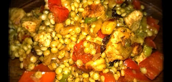 Кускус с овощами, кешью и курицей