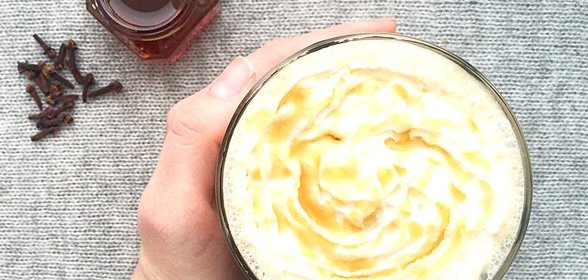 Кофе латте с гвоздикой и гречишным медом