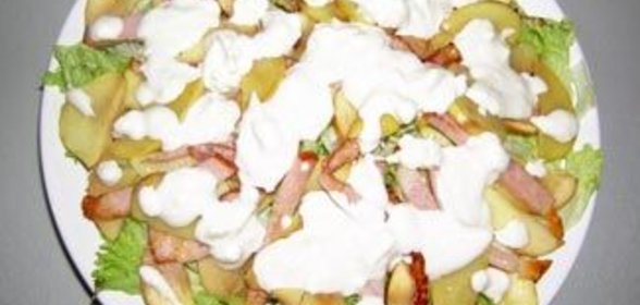 Салат с беконом и яблоком
