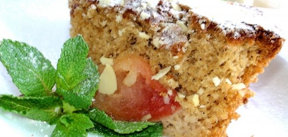 Яблочная шарлотка с абрикосовым конфитюром