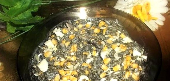 Салат из морской капусты с яйцами