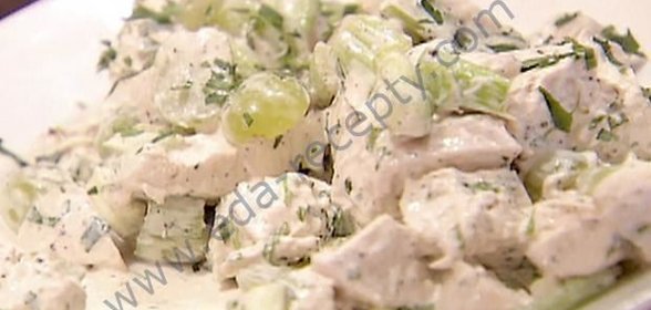 Куриный салат с виноградом