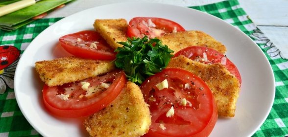 Закуска из помидоров и жареной брынзы