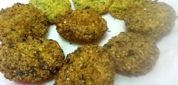 Фалафель с рукколой и йогуртовой заправкой с тахини