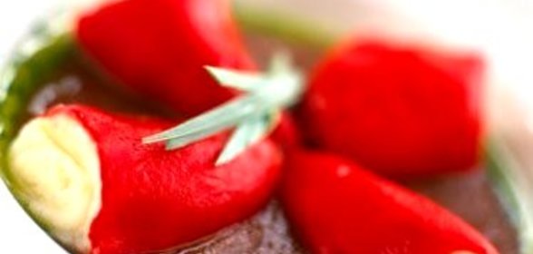 Соленая треска с перцем и томатным соусом