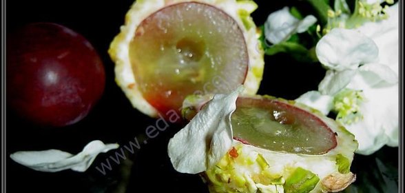 Канапе с сыром и виноградом