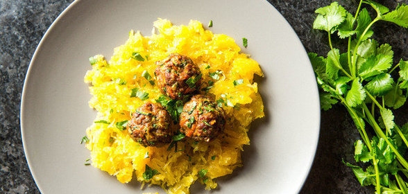 Мясные тефтели с имбирем и куркумой
