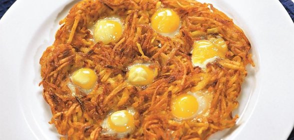 Яичница-глазунья на картофеле рости