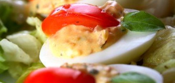 Фаршированные яйца с карри