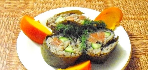 Роллы с виноградными листьями