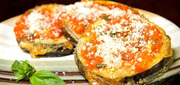 Жареные баклажаны с уксусом и чесноком