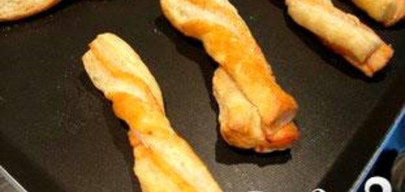 Слоеные язычки с лососем