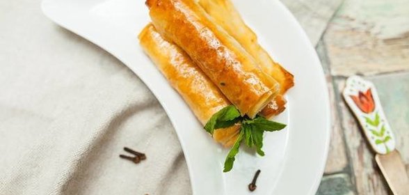 Миндальные пирожные с медовым сиропом