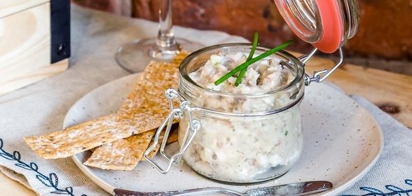 Форшмак с тостами