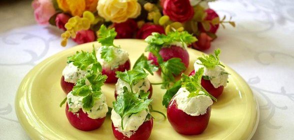 Праздничный фаршированный редис