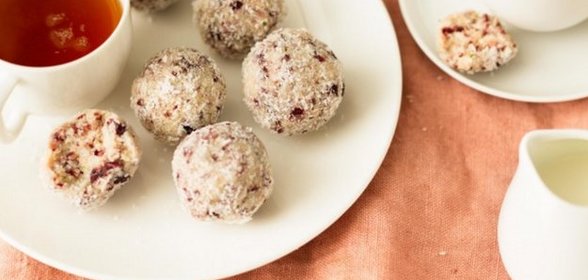 Конфеты с лаймом, клюквой и кокосовой стружкой