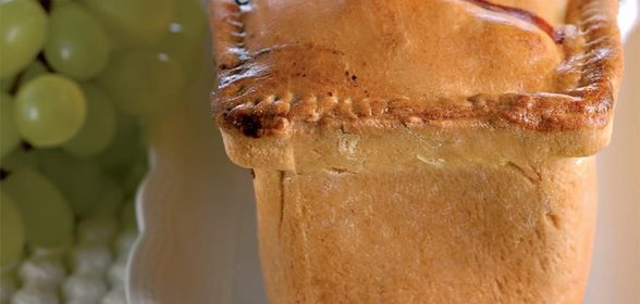 Пирог с ветчиной и виноградом