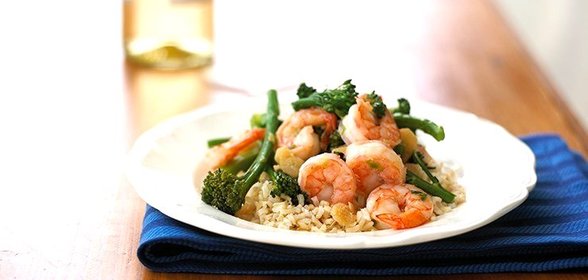 Жареный рис с креветками