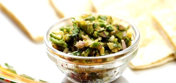 Простой салат из авокадо