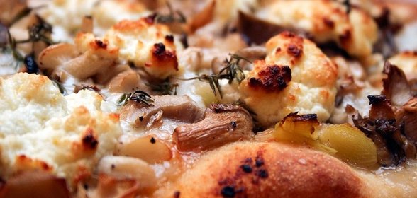 Пицца с солеными грибами