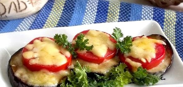 Горячая закуска из баклажанов и помидоров под сыром