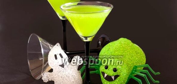 Огуречный коктейль на Хэллоуин «Тоска зелёная»