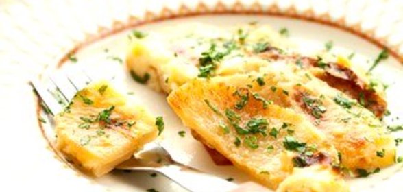 Закуска из цукини, ветчины, базилика и рикотты