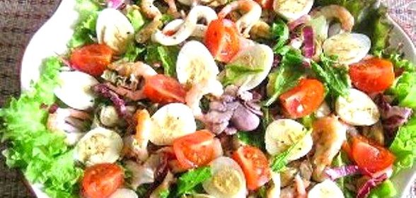 Салат-коктейль из морепродуктов