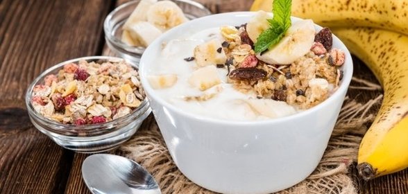 Банановый йогурт с мюсли