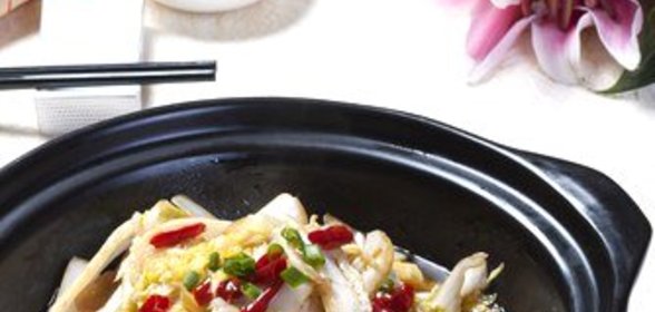 Салат из пекинской капусты с чили и кинзой