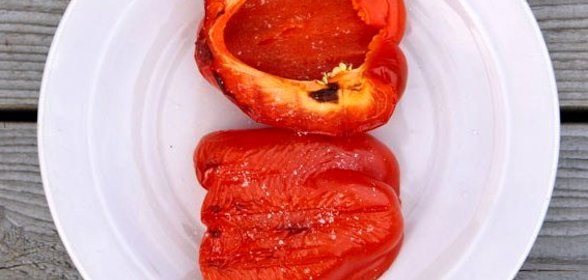 Жареные разноцветные перцы на гриле