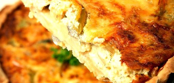 Луковый пирог с грюйером