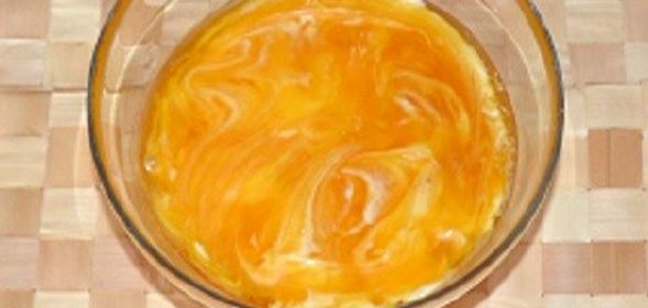 Соус из облепихового сиропа и майонеза