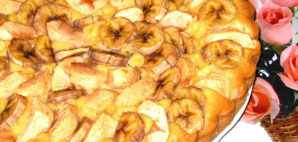 Пирог с яблоками и бананом