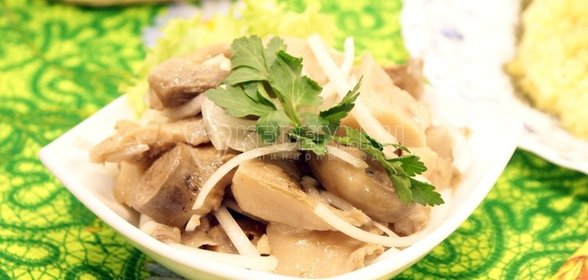 Солёные грузди с лучком