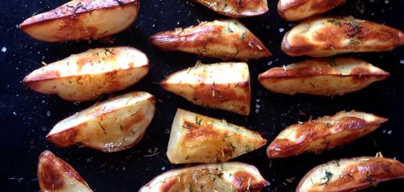 Запеченный картофель в крупной соли