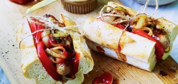 Хот-дог с карамелизированным луком за 30 минут