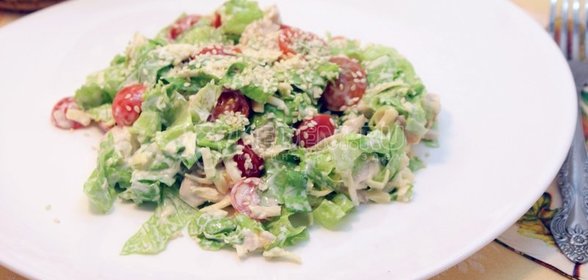 Салат с курицей и помидорками черри