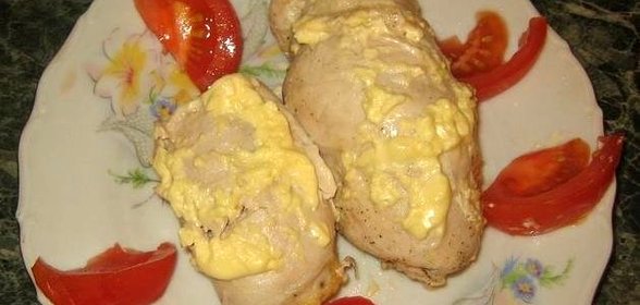 Рулет куриный с грибами и сыром