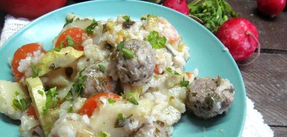 Фрикадельки с овощами в мультиварке