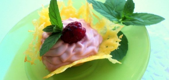 Сырные корзиночки с творожно-малиновым кремом