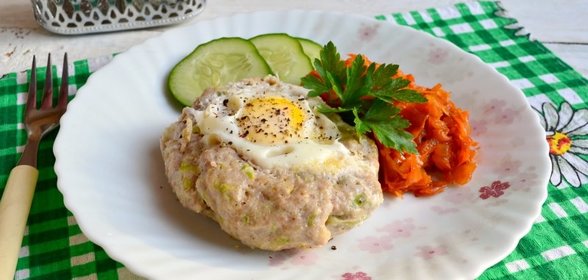 Свиной шницель с сыром и яйцом в мультиварке