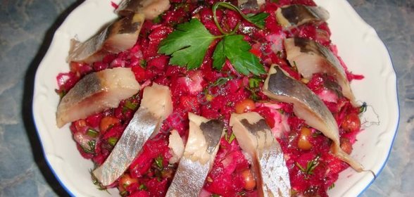 Вкусный винегрет с селедкой