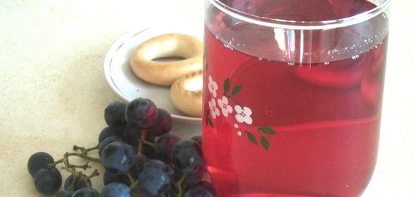 Компот из винограда с мятой