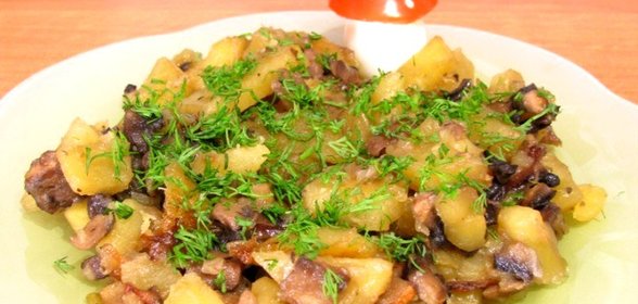 Картофель, жаренный с грибами