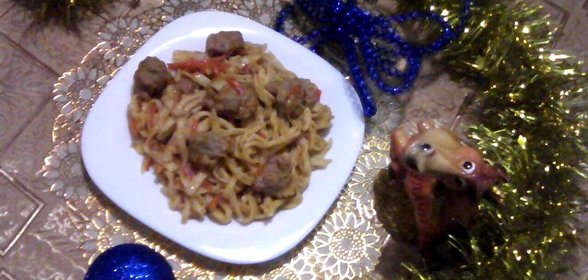 Домашняя лапша с фаршем и томатом